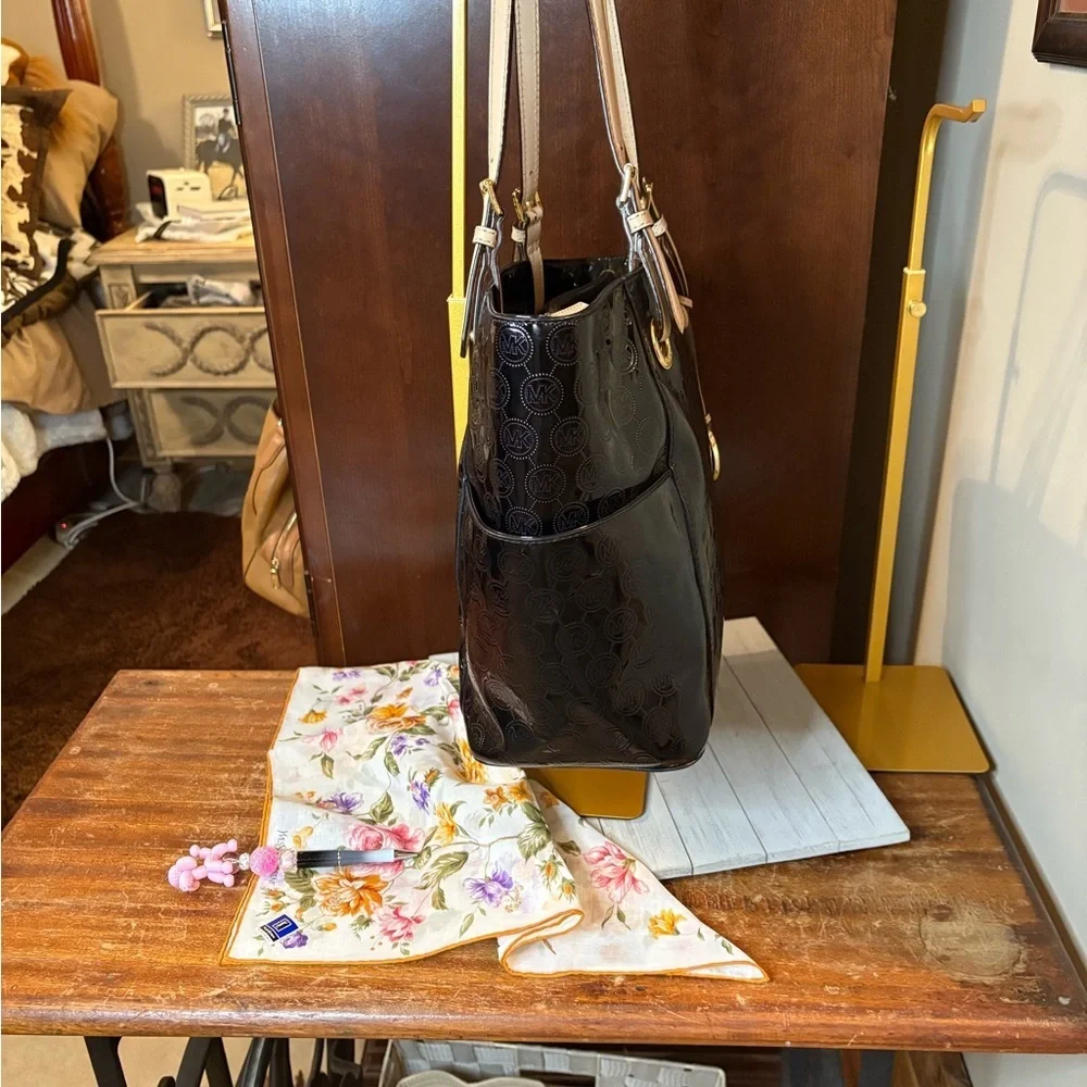 Michael Kors Black Patent Leather Jet Set Large Tote